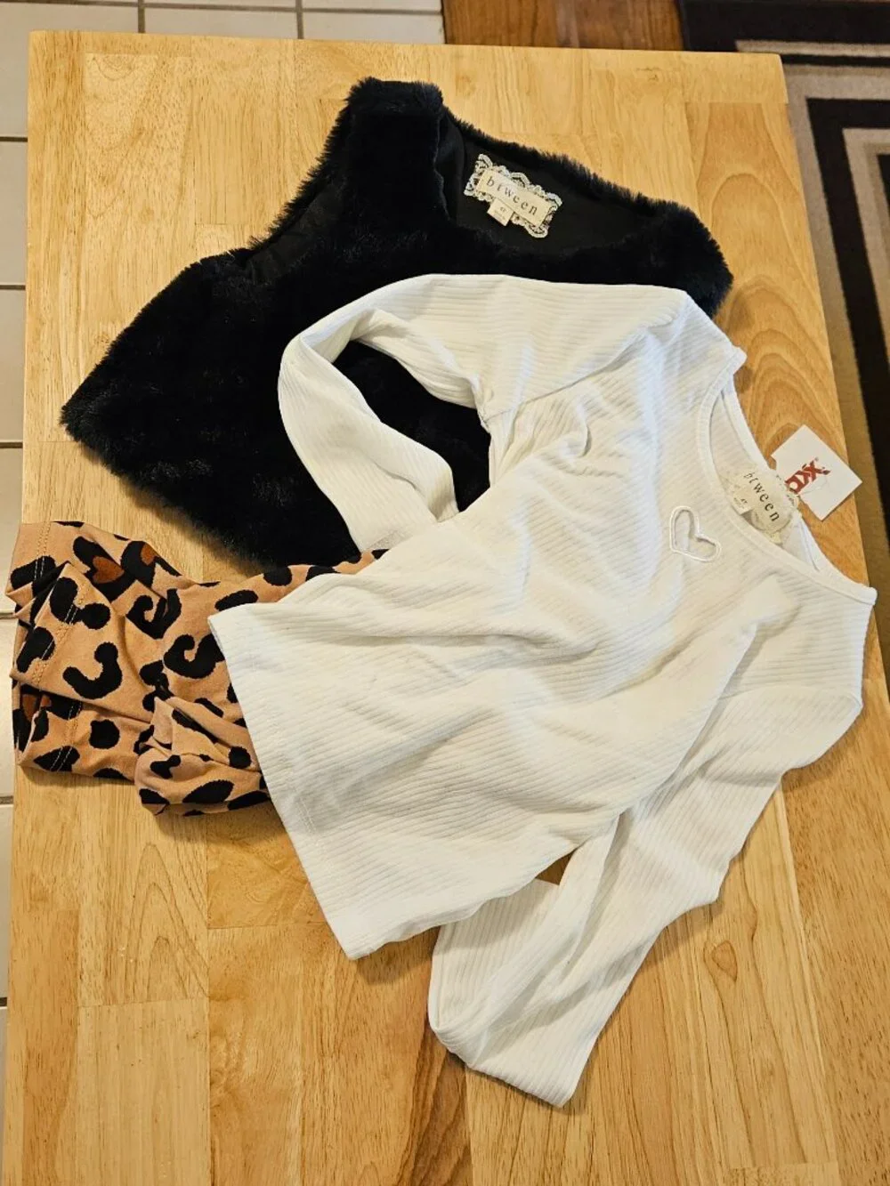 Btween 4T Girls 3 Piece Outfit Faux Fur Black Vest, White Heart Shirt, Leopard P